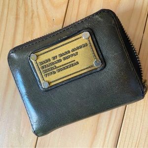 Marc Jacobs Zip Around Wallet Olive
